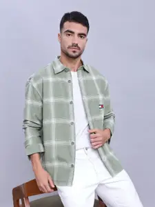 Tommy Hilfiger Men Oversized Fit Spread Collar Checked Cotton Casual Shirt