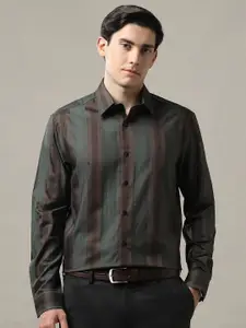 Arrow Men Classic Fit Spread Collar Vertical Striped Cotton Formal Shirt