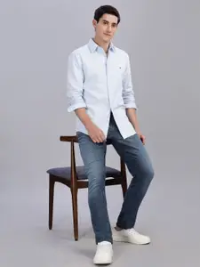 Tommy Hilfiger Men Regular Fit Button-Down Collar Solid Cotton Casual Shirt