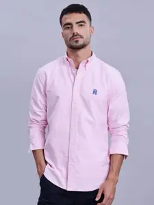 Tommy Hilfiger Men Regular Fit Button-Down Collar Solid Cotton Casual Shirt