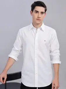 Tommy Hilfiger Men Regular Fit Button-Down Collar Solid Cotton Casual Shirt
