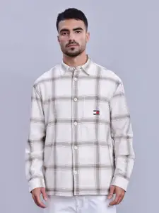 Tommy Hilfiger Men Oversized Fit Spread Collar Checked Cotton Casual Shirt