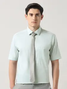 Arrow Men Classic Fit Spread Collar Solid Cotton Formal Shirt