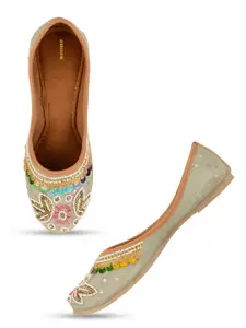 Anouk Women Embellished Ethnic Mojaris Flats