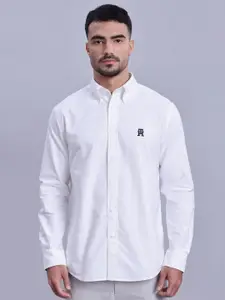 Tommy Hilfiger Men Regular Fit Button-Down Collar Solid Cotton Casual Shirt