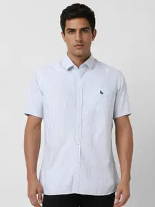 Van Heusen Sport Men Slim Fit Vertical Striped Cotton Casual Shirt