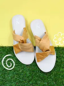 THE MADRAS TRUNK Women Open Toe Flats with Bows