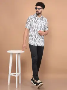 Crimsoune Club Men Classic Fit Spread Collar Floral Printed Cotton Casual Shirt