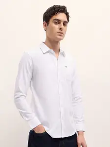 THE BEAR HOUSE Men Slim Fit Spread Collar Solid Casual Shirt