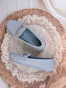 Jove Women Textured Loafers