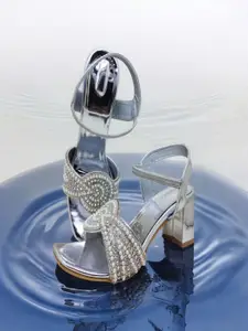 MONAQI Women Embelished  Block Sandals