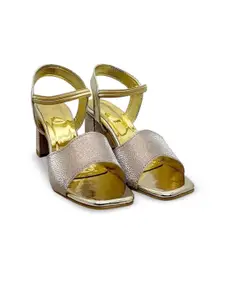 MONAQI Textured Open Toe Block Heel Sandals with Buckles