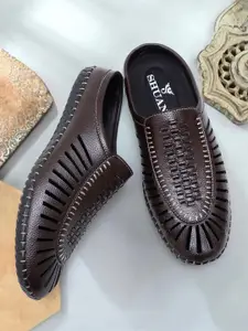 SHUAN Men Textured Slip-On Round Toe Mules