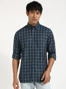 Tommy Hilfiger Men Regular Fit Spread Collar Checked Cotton Casual Shirt