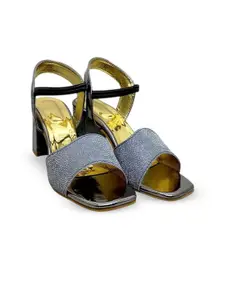 MONAQI Block Sandals with Buckles