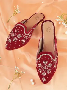 House of Pataudi Women Embellished Ethnic Mules Flats