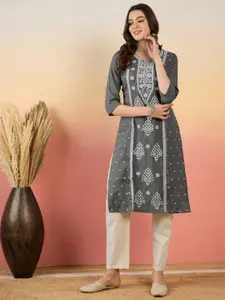 Anouk Floral Embroidered Round Neck Thread Work Straight Cotton Kurta