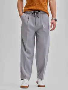 Snitch Men Light Grey Plain Relaxed Fit Trousers