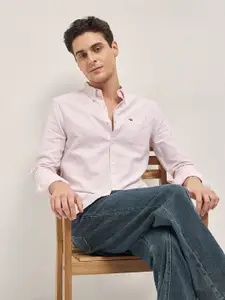 THE BEAR HOUSE Men Slim Fit Opaque Striped Casual Shirt