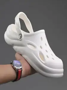 KNIEVL Men Self Design Clogs