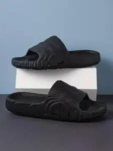 KNIEVL Men Self Design Sliders