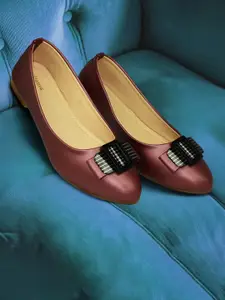 Ajanta Women Ethnic Mojaris with Buckles Flats