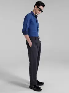 INVICTUS Pure Cotton Self Design Textured Slim Fit Opaque Formal Shirt