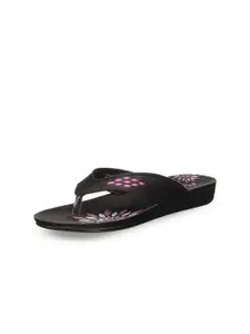 FLITE Women Rubber Embellished Round Toe T-Strap Flip Flops