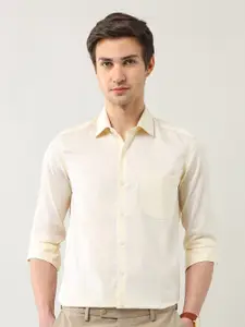 Arrow Men Autopress Slim Fit Spread Collar Solid Cotton Casual Shirt