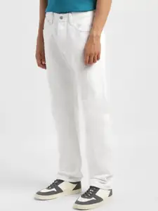 LINARIA Men Cotton Classic Regular Fit Mid-Rise Low Distress Stretchable Jeans