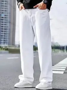 LINARIA Men Classic Relaxed Fit Mildly Distressed Stretchable Jeans