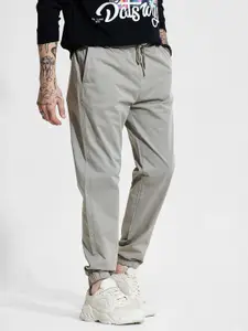 Snitch Men Snitch Beige Mid Rise Slim Fit Trackpant