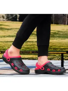 DRACKFOOT Men Self Design Clogs