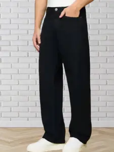 Linaria Men Classic Relaxed Fit Mid-Rise Clean Look Stretchable Jeans