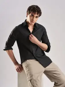 Calvin Klein Jeans Men Slim Fit Opaque Striped Casual Shirt