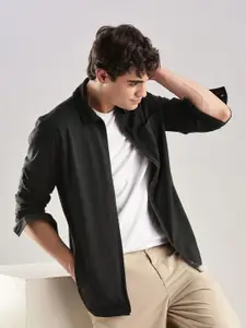 Calvin Klein Jeans Men Slim Fit Opaque Striped Casual Shirt