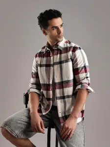 Tommy Hilfiger Men Opaque Checked Casual Shirt