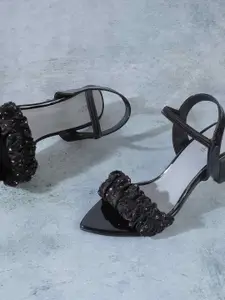 Mochi Block Sandals with Buckles