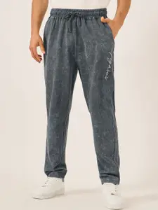 Styli Men Acid Washed Cursive Text Print Slim Fit Terry Jogger