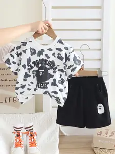 INCLUD Boys Round Neck Printed T-shirt With Shorts