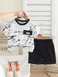 INCLUD Boys Printed T-shirt With Shorts