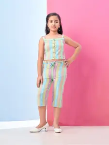Sangria Girls Printed Pure Cotton Top With Capris & Belt