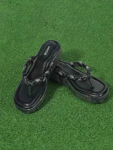 Mochi Embellished Block with