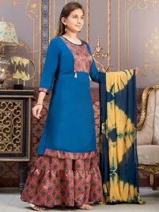 Sangria Girls Ethnic Motifs Yoke Design Pacth Work Straight Kurta