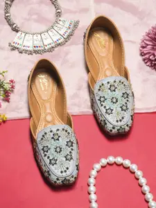 JM Looks Women Ethnic Mojaris Flats