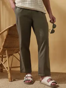 Dennis Lingo Men Solid Straight Fit Pleated Trousers