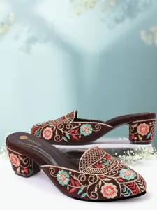 DIVASTRI Women Woven Design Block Sandals