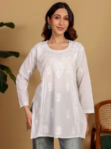 Chowkhat Women Floral Embroidered Chikankari Pure Cotton Kurti