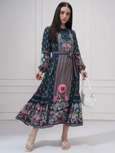 Vishudh Women Printed Midi Dress