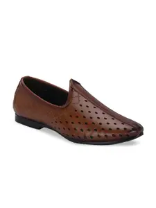 LEEPEETER Men Perforations Pointed Toe Mojaris